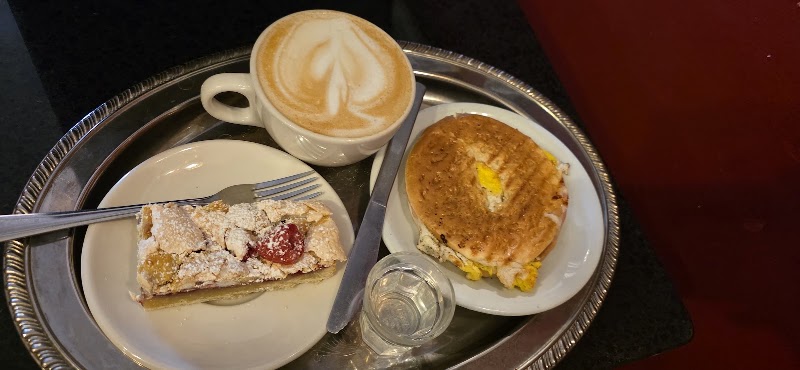 Caffè Amadeus Roast & Brew photo 3