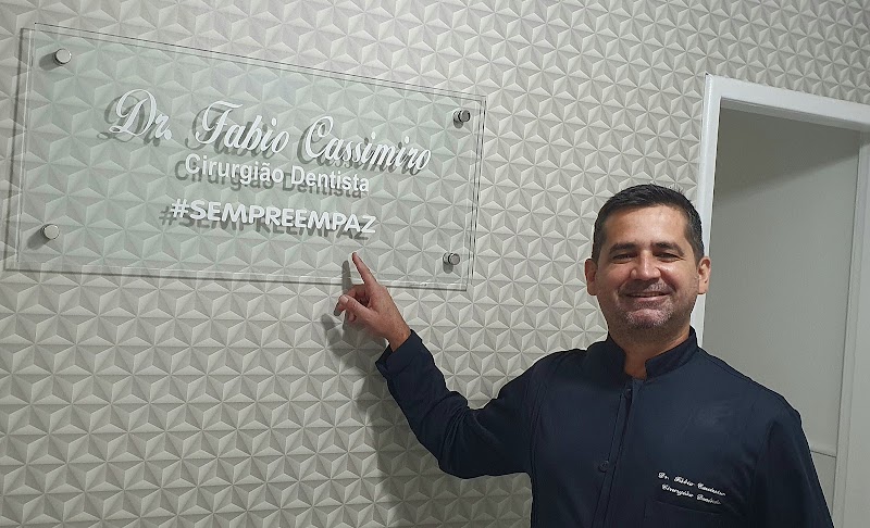 Dr. Fábio Cassimiro - Cirurgião Dentista - foto 2