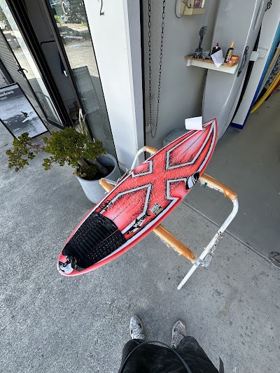 Cross Design - Surf Repairs logo