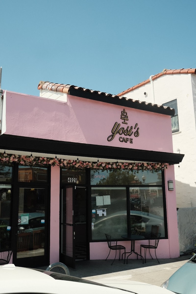 Yosi's Café