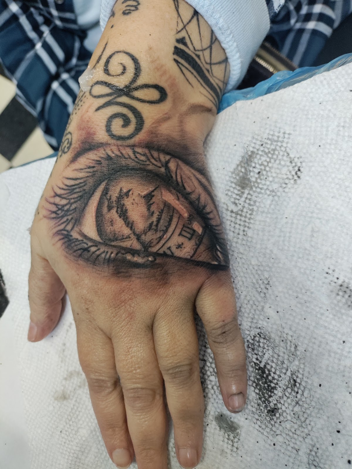 Luz Y Sombras tattoo work — photo 3
