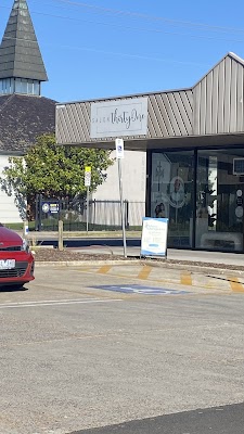 Salon Thirty One photo 2