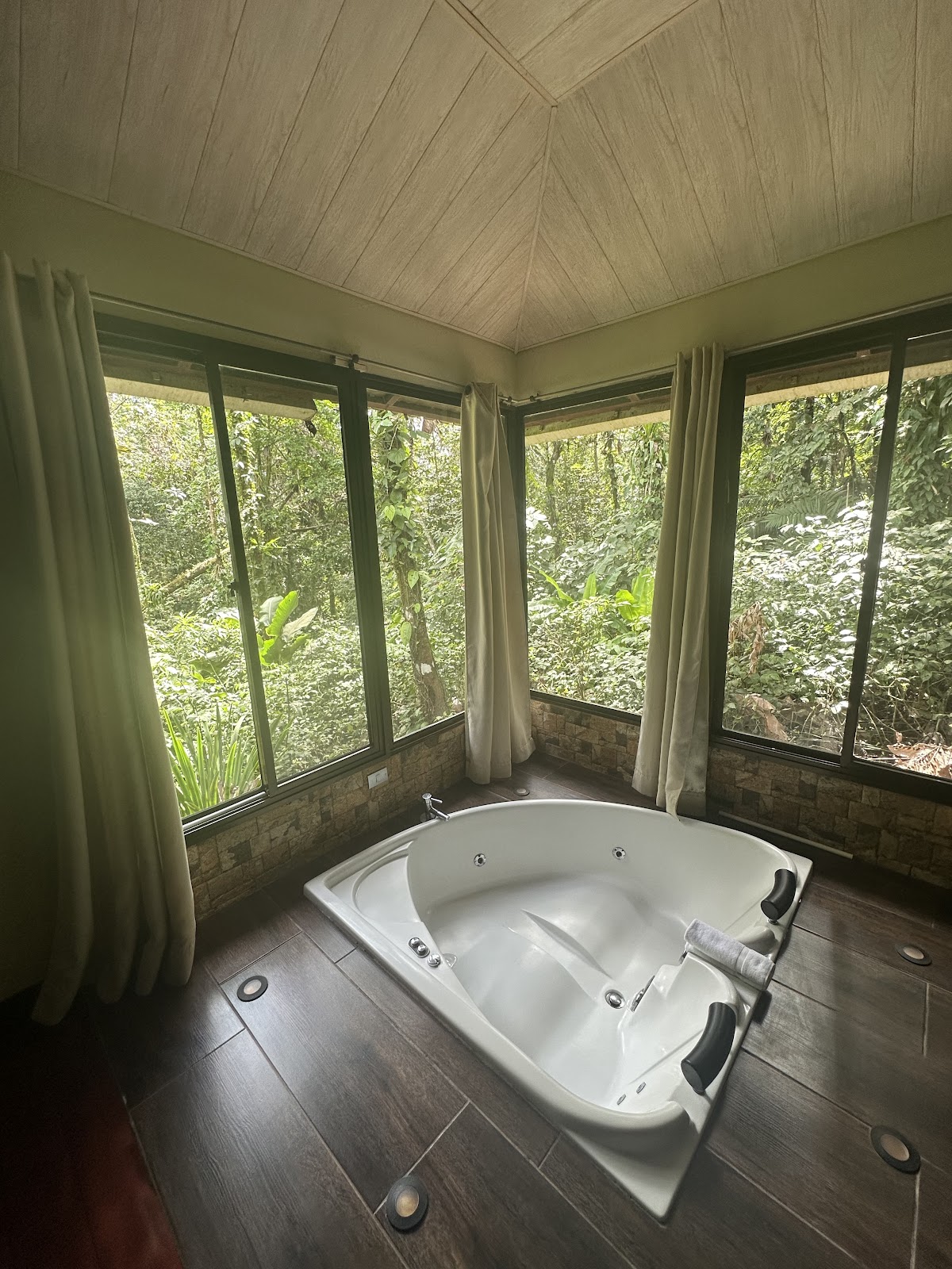 Arenal Tropical Suites — 3