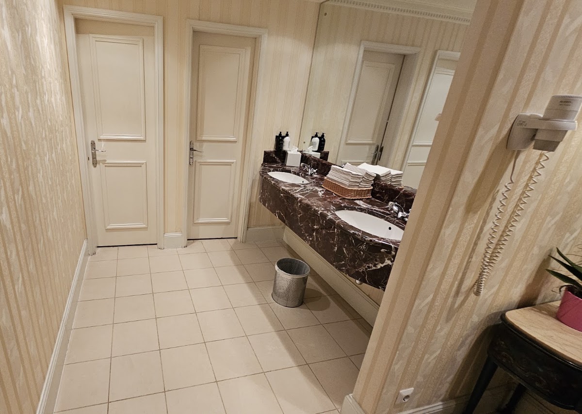 Grand Palace Hotel, Small Luxury Hotels of the World, dog-friendly hotel, photo 2