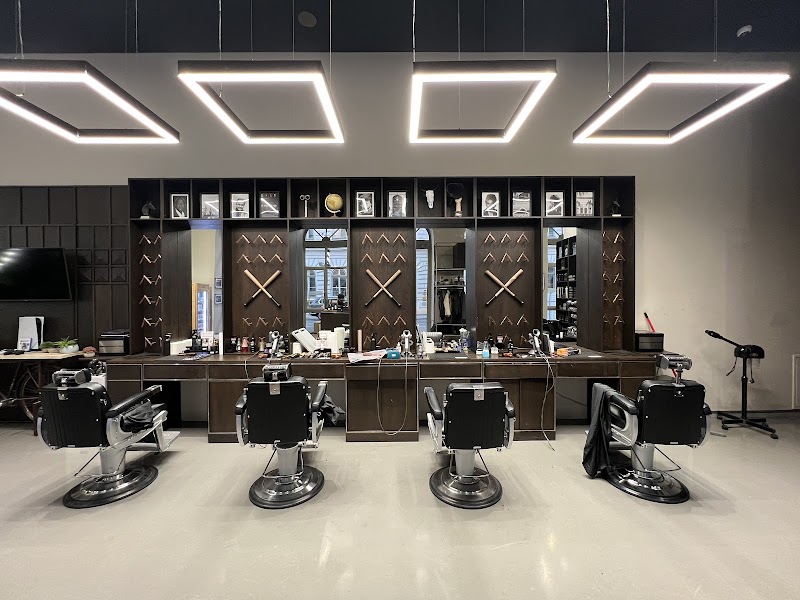 THE DISTRICT BARBER | HAIRCUTS | HOT TOWEL SHAVES