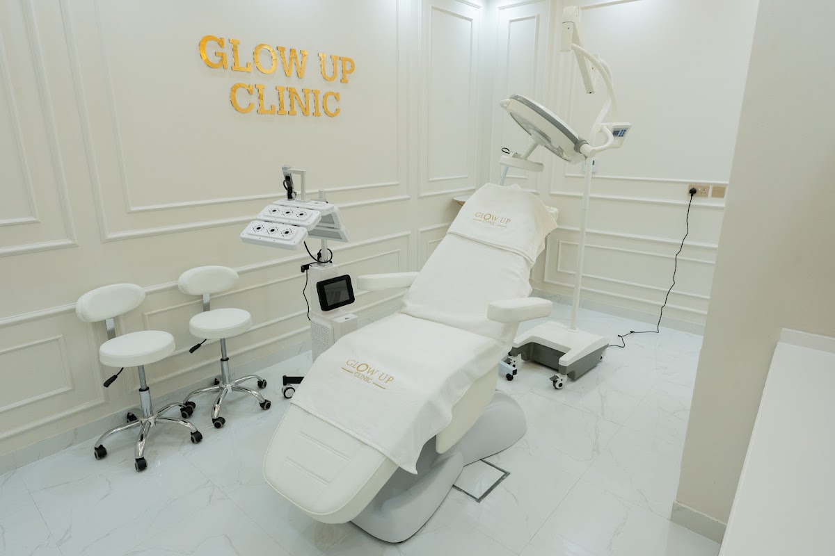 Glow Up Clinic - عيادة جلو آب 3