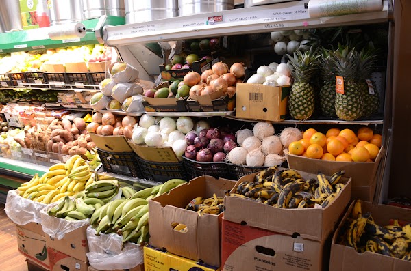 LA ESPERANZA GROCERY exterior