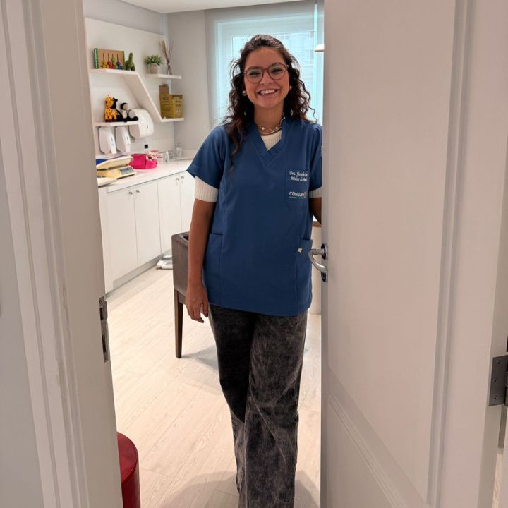Foto de Dra. Jhoselin Carone – Médica de Família Joinville