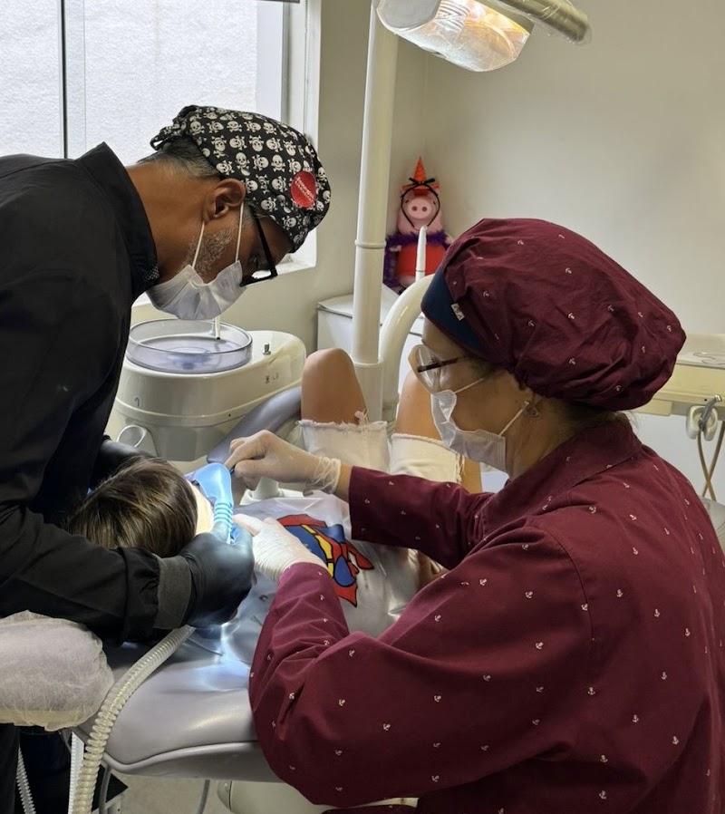 Dra Cláudia B Santos - Dentista infantil - Odontopediatra em BH - foto 2
