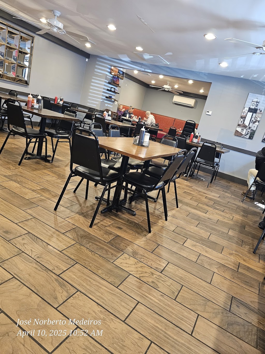 Gina’s Restaurant