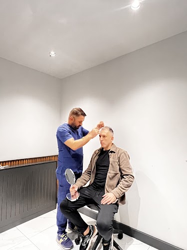 Hair Center Saç Ekim Merkezi logo