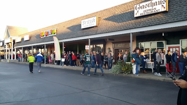 LIQUOR BARN PARTY MART exterior