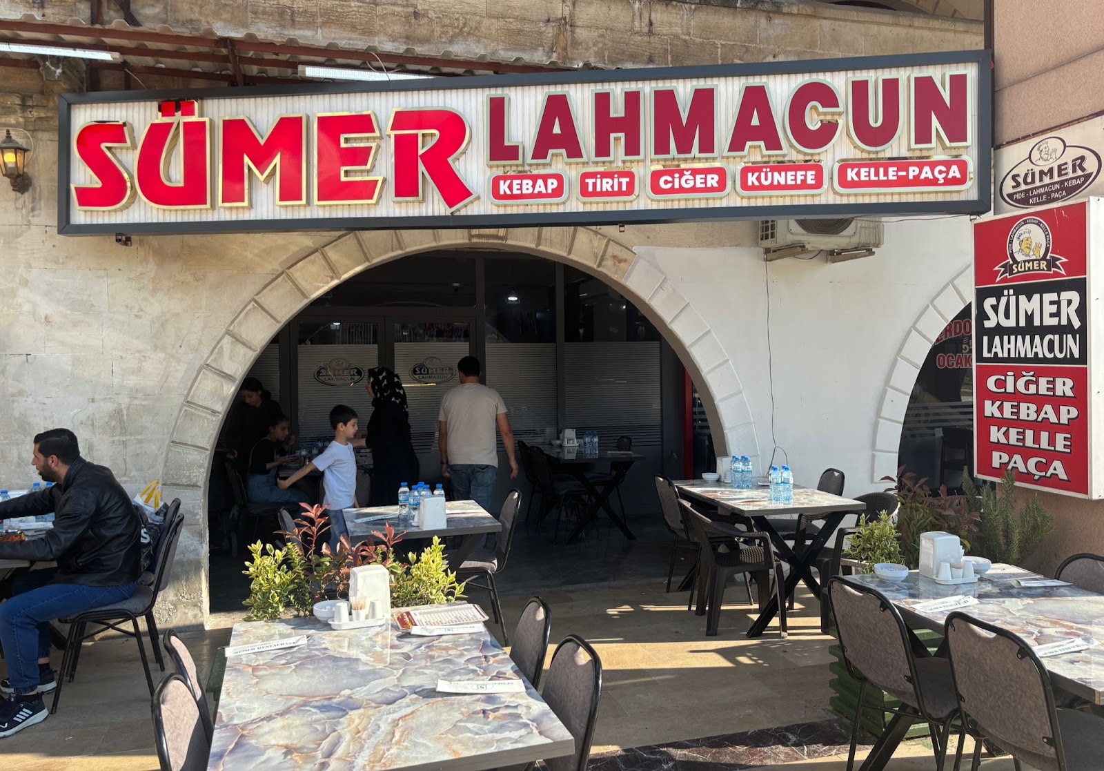 Sümer Lahmacun & Ocakbaşı Urfa Ciğer mekanı