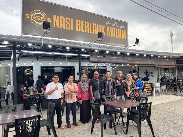 Restoran Steseng Nasi Berlauk Malam - Photo 1