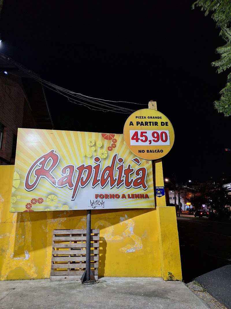 Foto de Rapidità Pizzaria - Unidade Água Verde. Forno a lenha, massa artesanal, recheada, entrega com rapidez,.