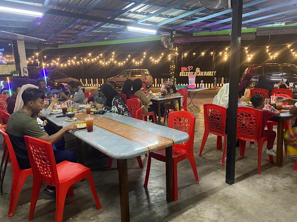 Selera Atah Parit - Photo 1