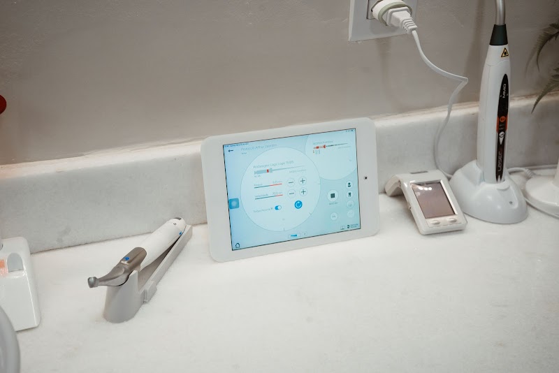 Dr. Arthur Valentim - Endodontia Microscópica | Tratamento de canal - foto 5