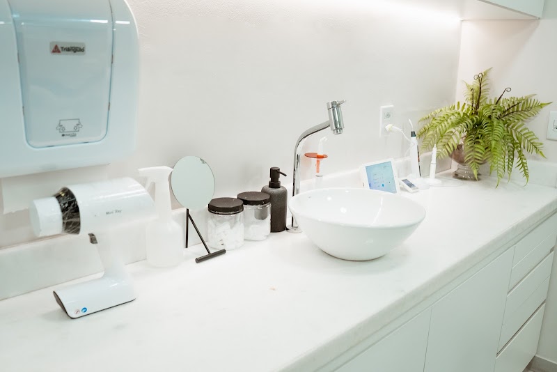 Dr. Arthur Valentim - Endodontia Microscópica | Tratamento de canal - foto 2