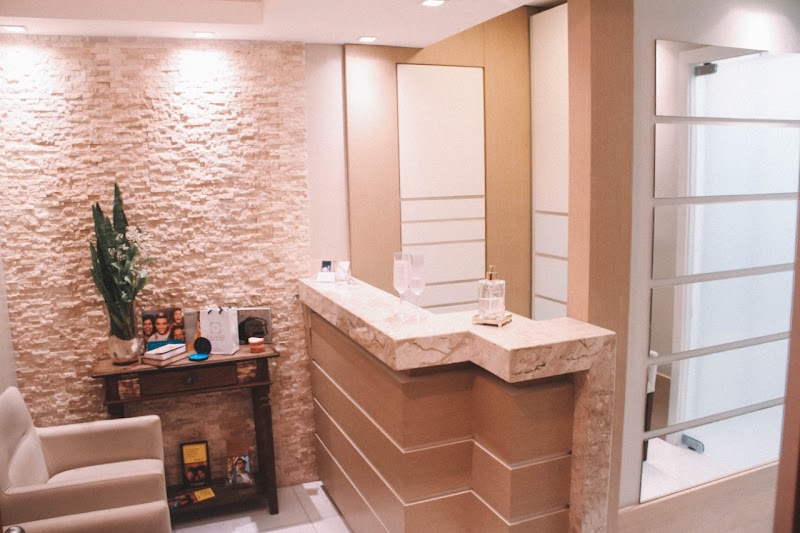 Dra. Graciane Favero | Favero Odontologia Reabilitadora | Dentista em Porto Alegre - foto 3