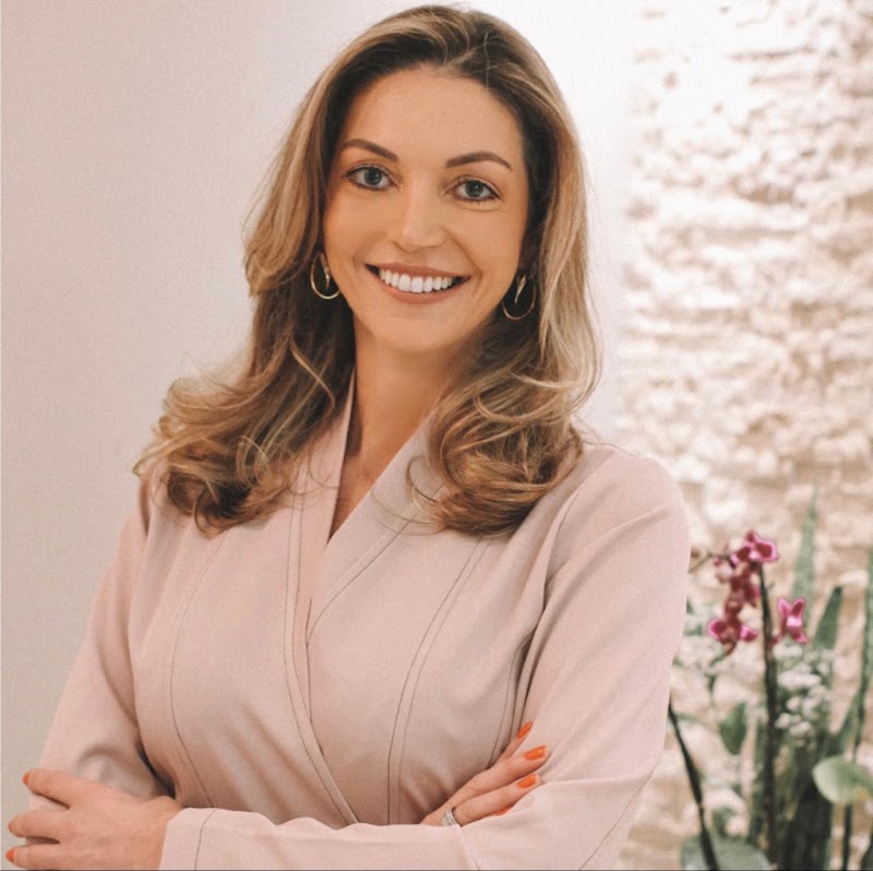 Dra. Graciane Favero | Favero Odontologia Reabilitadora | Dentista em Porto Alegre