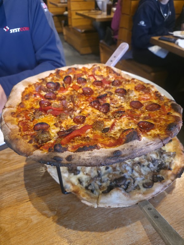 Max's Coal Oven Pizzeria photo 8