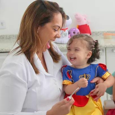 Dra Priscila Soares- Odontopediatra