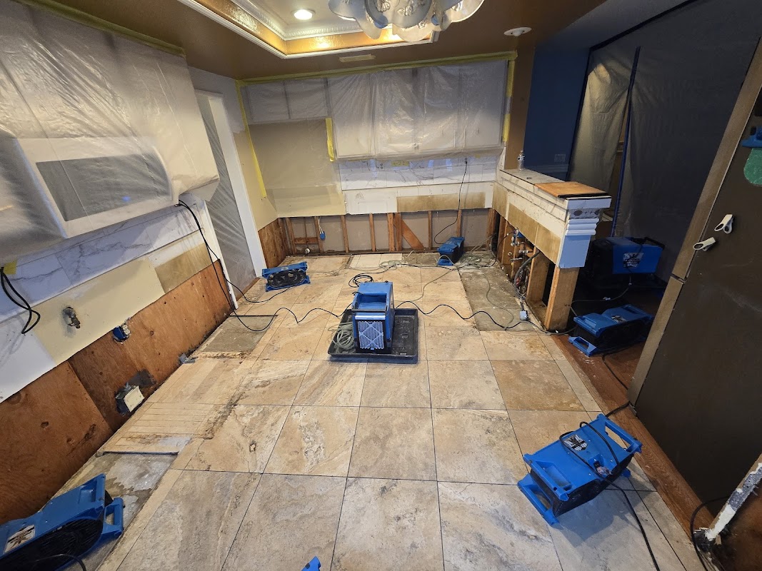 Emergency Water Damage Company — photo