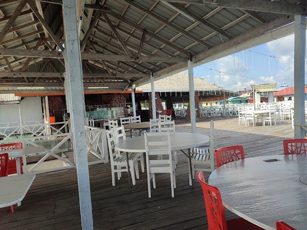 Buwan Restaurant - Photo 1