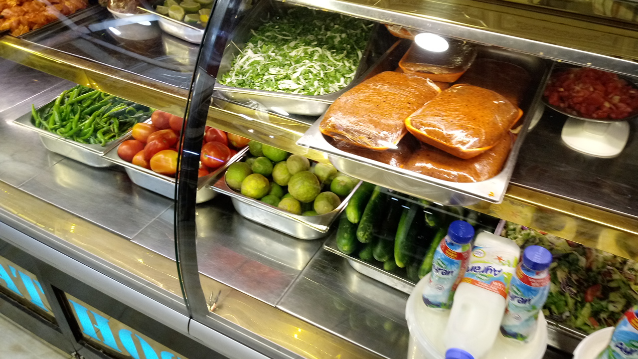 Sarı Kanat Izgara salonu mekanı