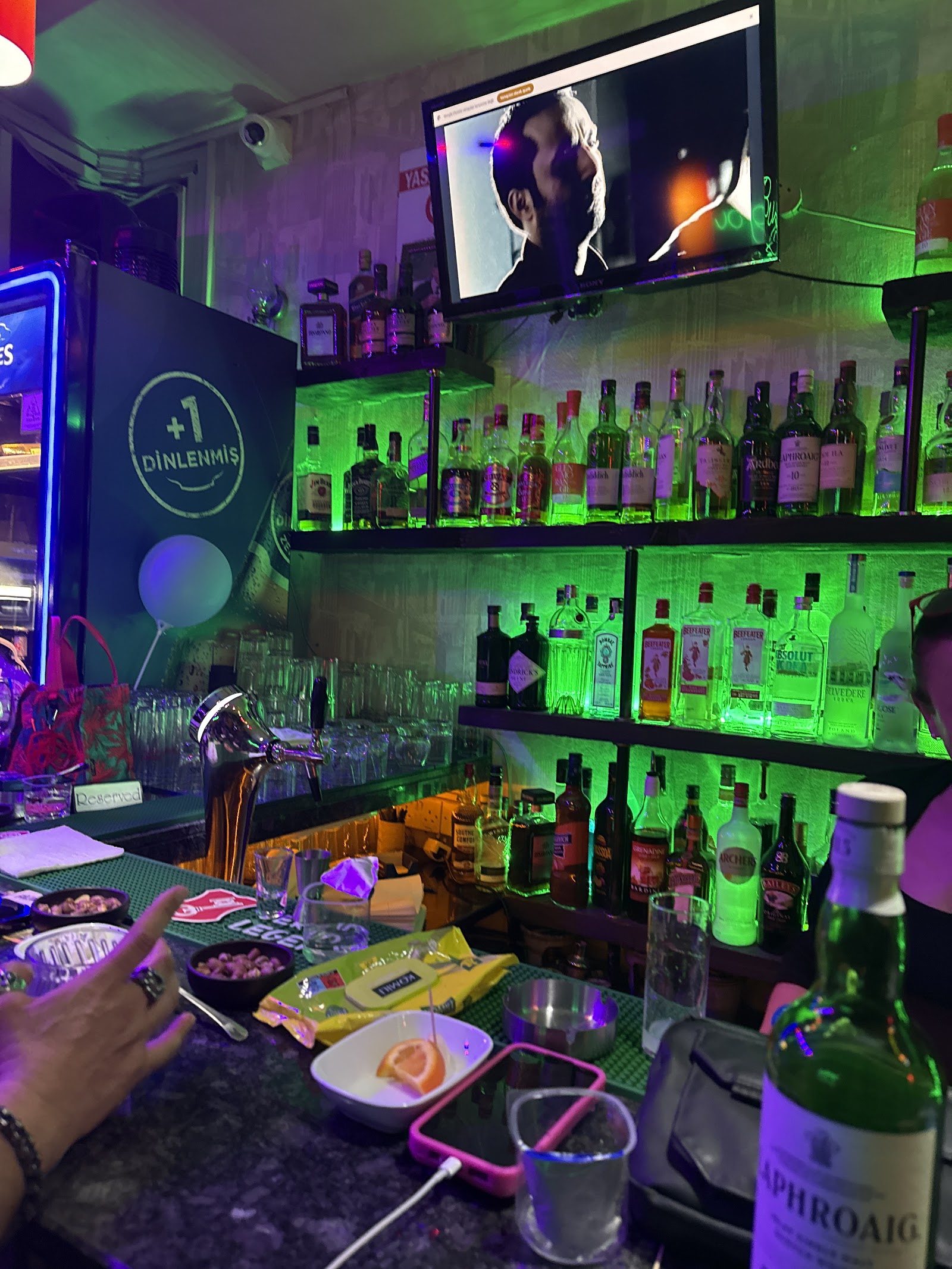 Buga Buga Cafe & Bar mekanı