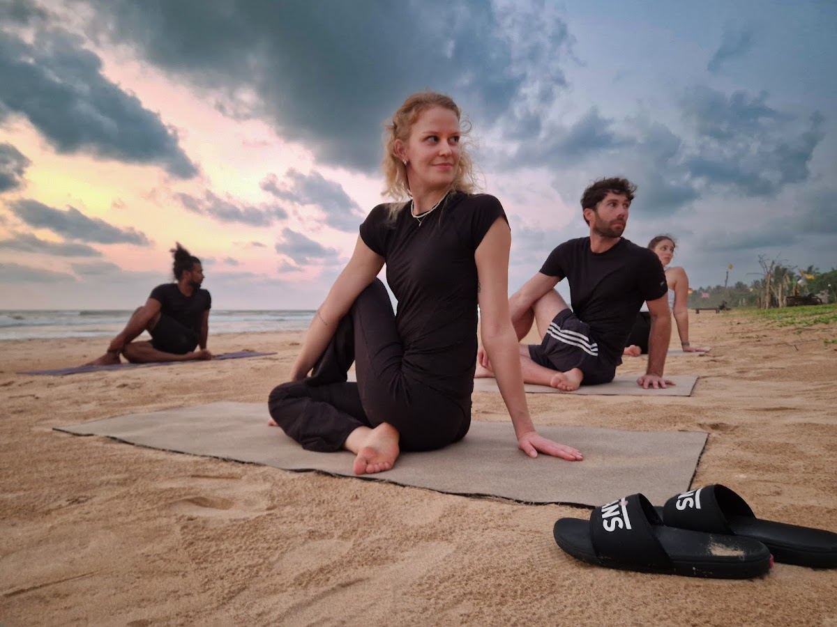 YogaBee — 4