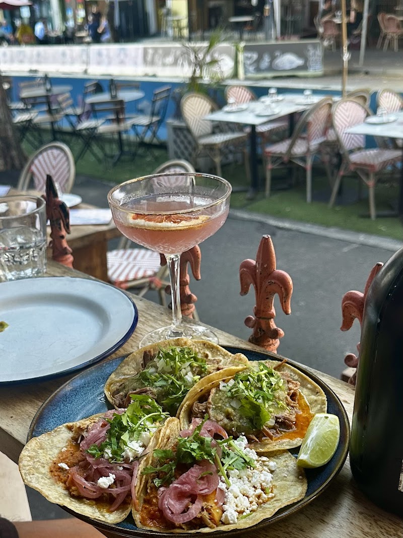 La Farmacia Sydney photo 3