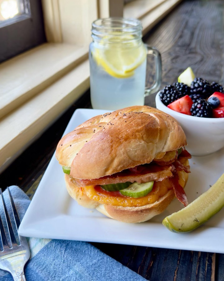 Midnight Oil Coffeehouse photo 2