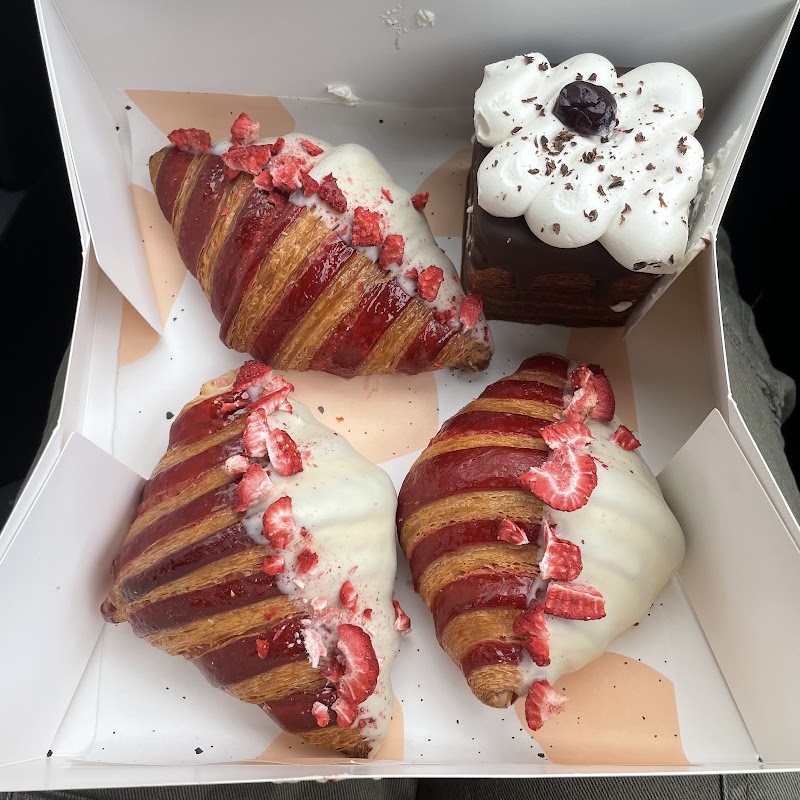 To Live For Bakery & Cafe photo 3