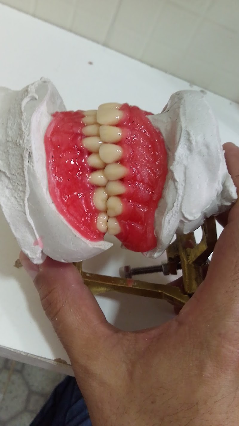 Dentista Manaus - Dra Irla Thaís - Prótese Dentária - foto 2