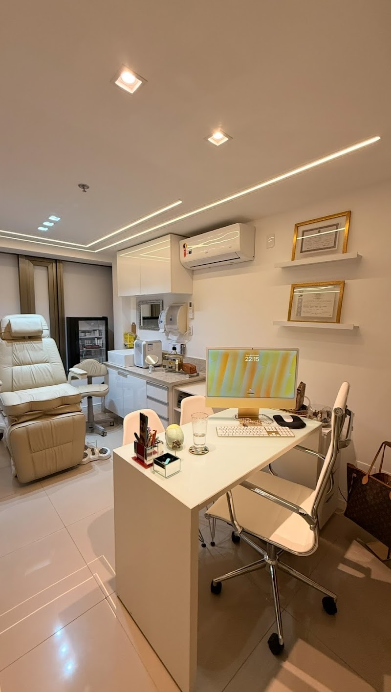 Clínica Dra. Mariana Boni Guerra - Dermatologia Estética Avançada - foto 2