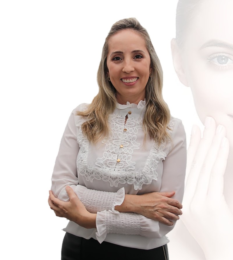 Dra. Lisa Pickler - Harmonização facial e Odontologia Estética - foto 4