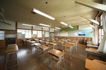 秋津野ガルテン(旧上秋津小学校校舎)
