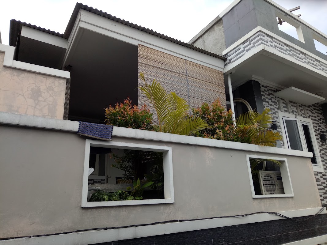 KOST NINA HOUSE