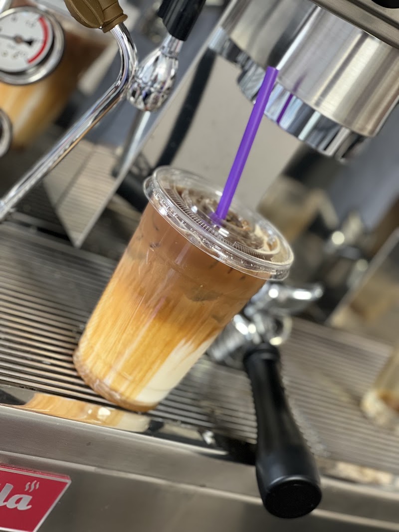BB’s Cruisin’ Coffee Trailer photo 1
