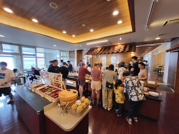 ベッセルホテルカンパーナ沖縄 朝食ラウンジ