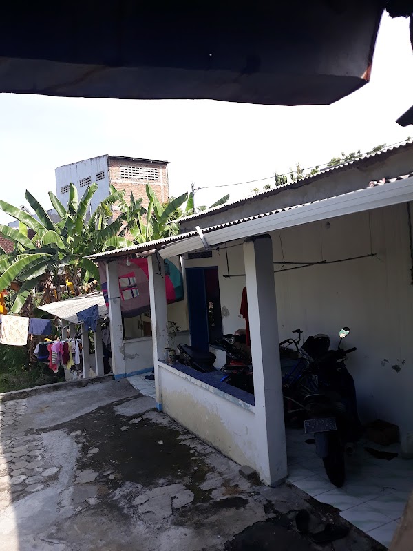 Kontrakan Pak Sugiyo