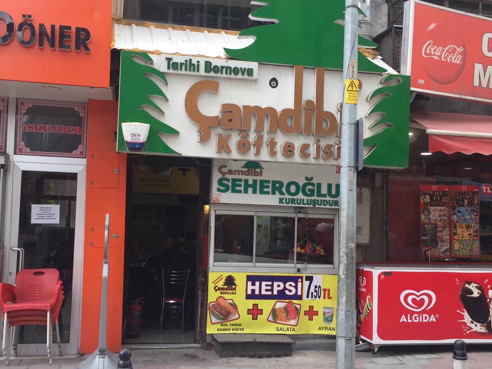 Çamdibi Köfte Uşak mekanı