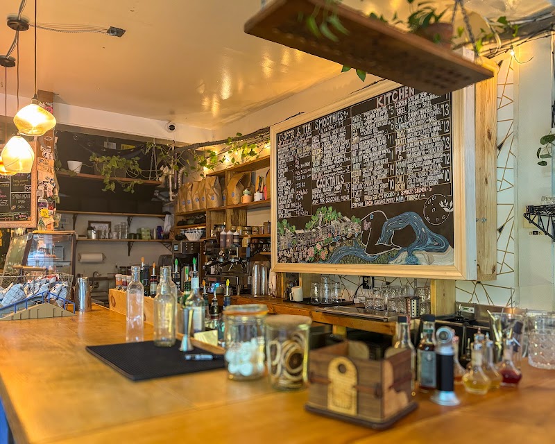 White Moon Cafe & Dark Moon Cocktail Bar photo 1