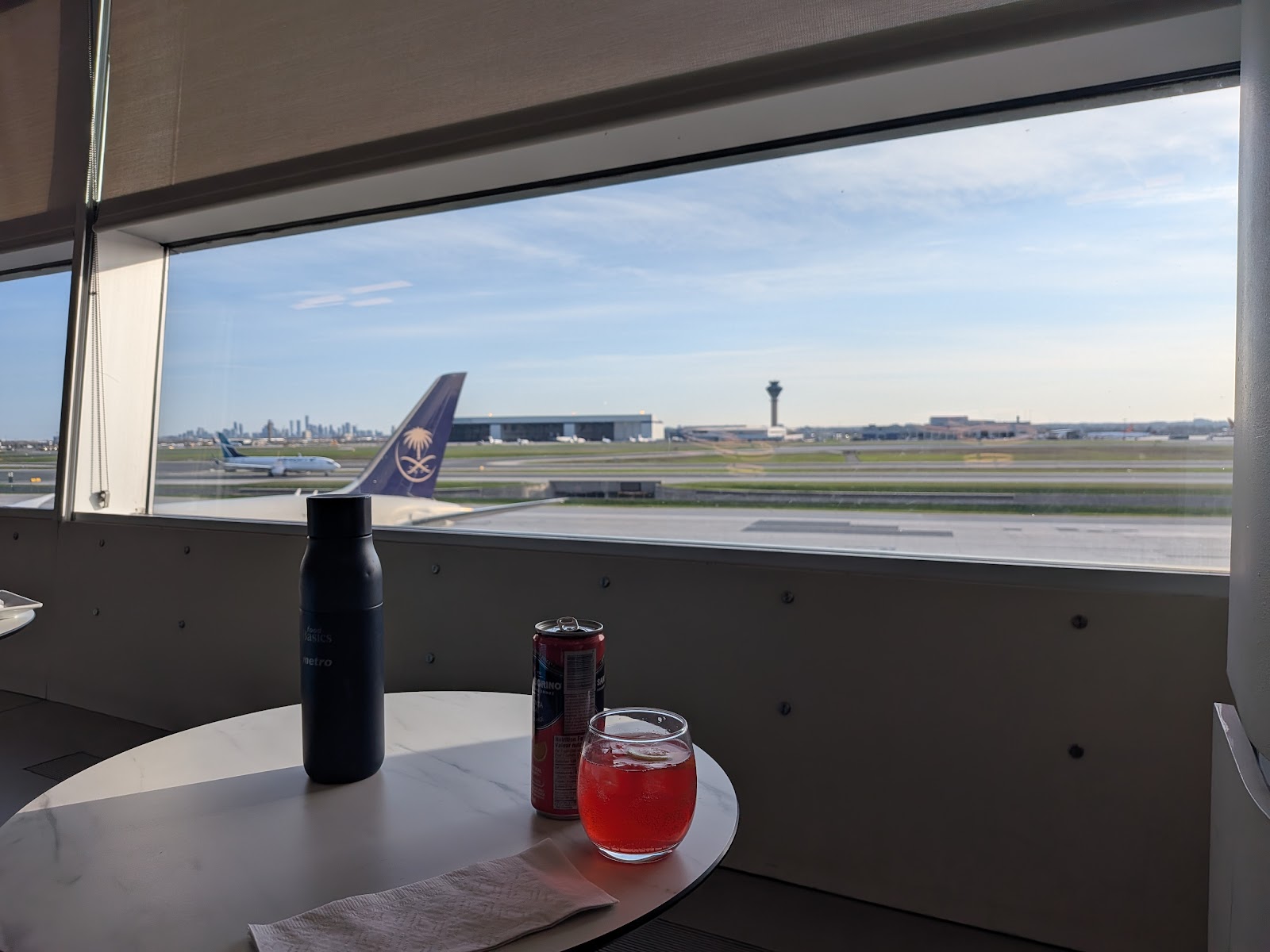 Air France / KLM Crown Lounge — photo 3 (via Google)