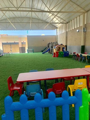 مدارس صروح التربية الاهلية (حضانة- روضة- ابتدائي- متوسط)