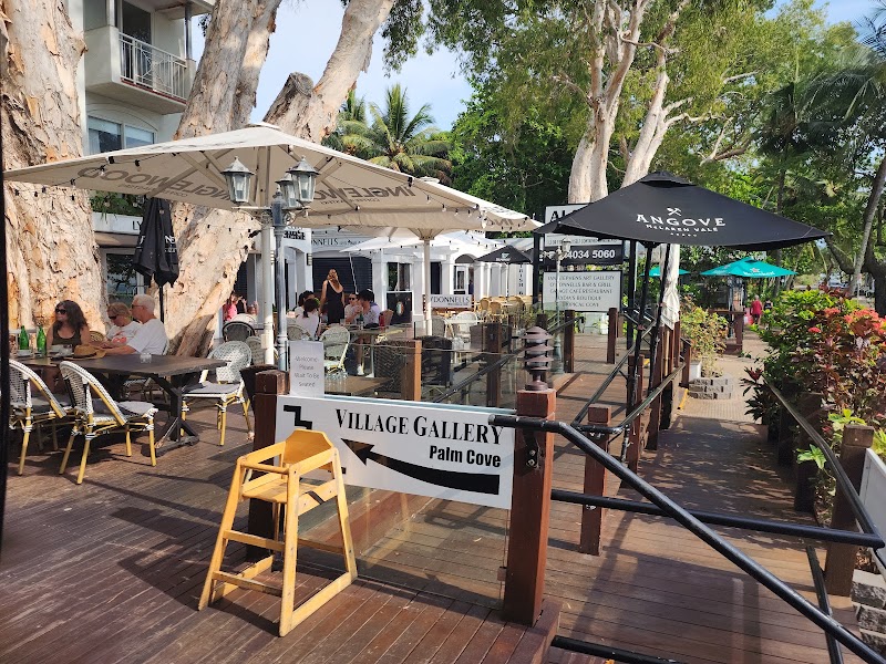 Garage palm cove photo 1