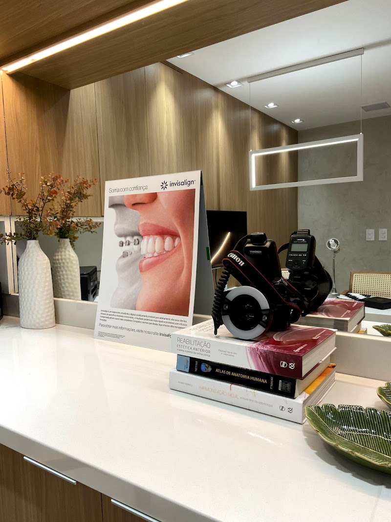 Dra. Ana Lopes (Harmonização Facial e Ortodontia)