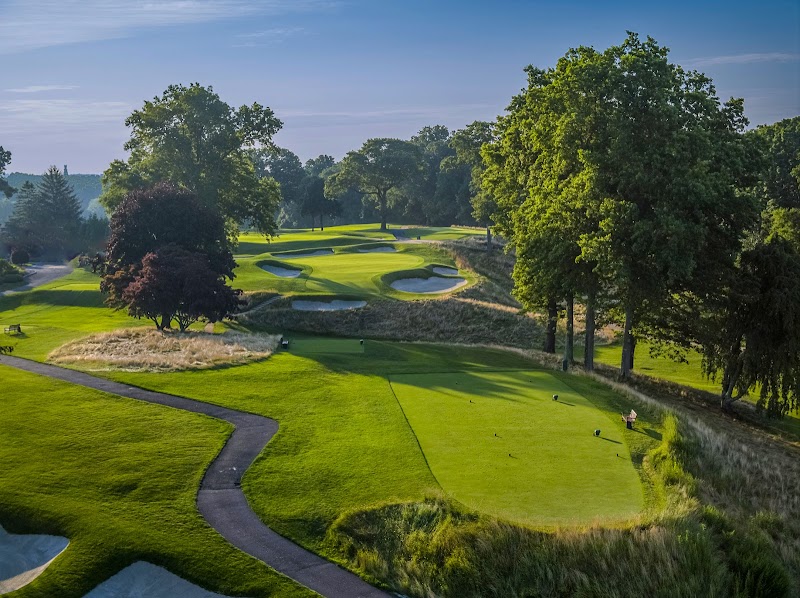 Metropolis Country Club photo 2