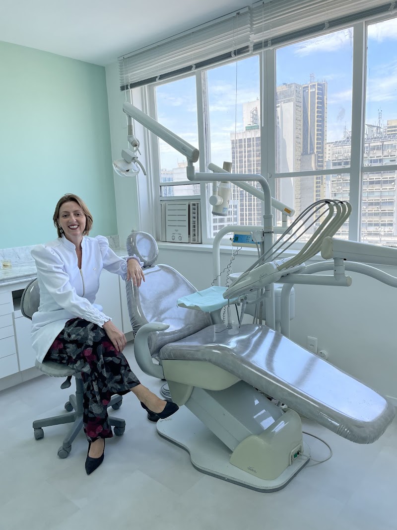 Dentista Milleny Medeiros - Invisalign, Clareamento e Aparelho Dental